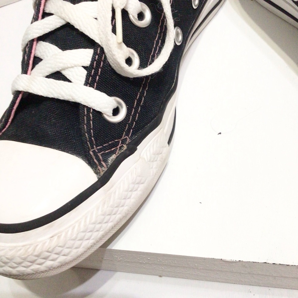 Converse Shoes - Picture 8 of 12